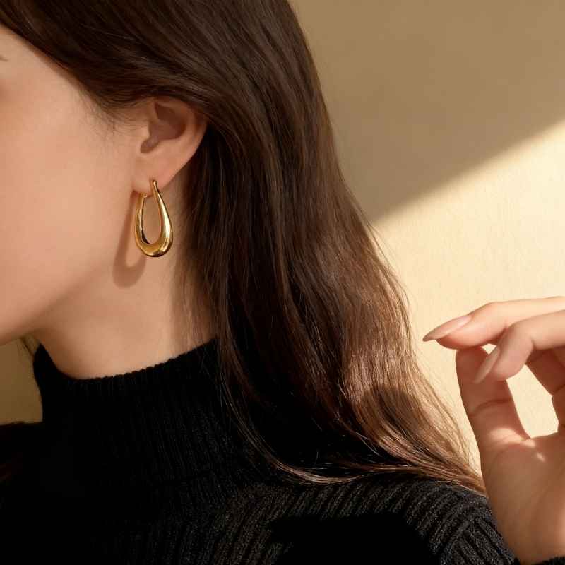 Minimalist gold Waterdrop Hoop Earrings