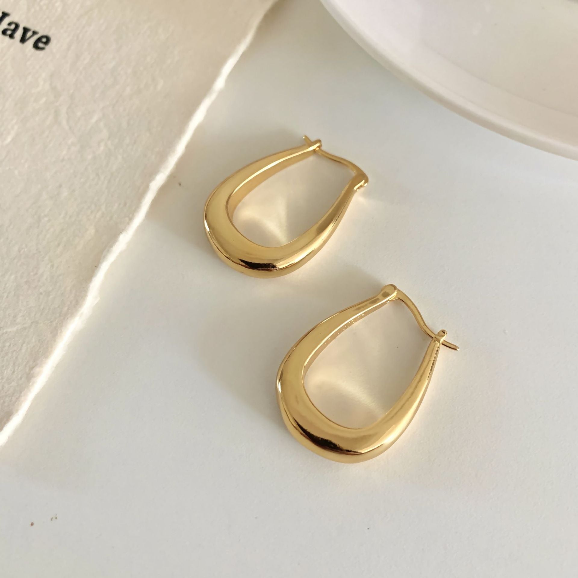 Minimalist gold Waterdrop Hoop Earrings