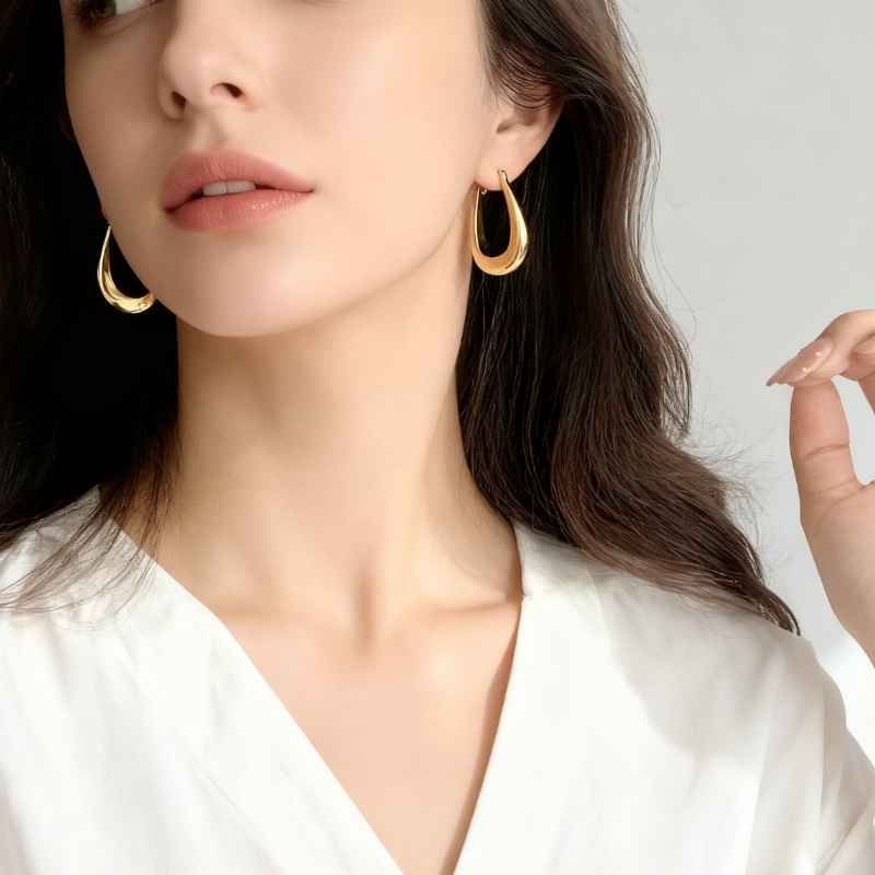 Minimalist gold Waterdrop Hoop Earrings